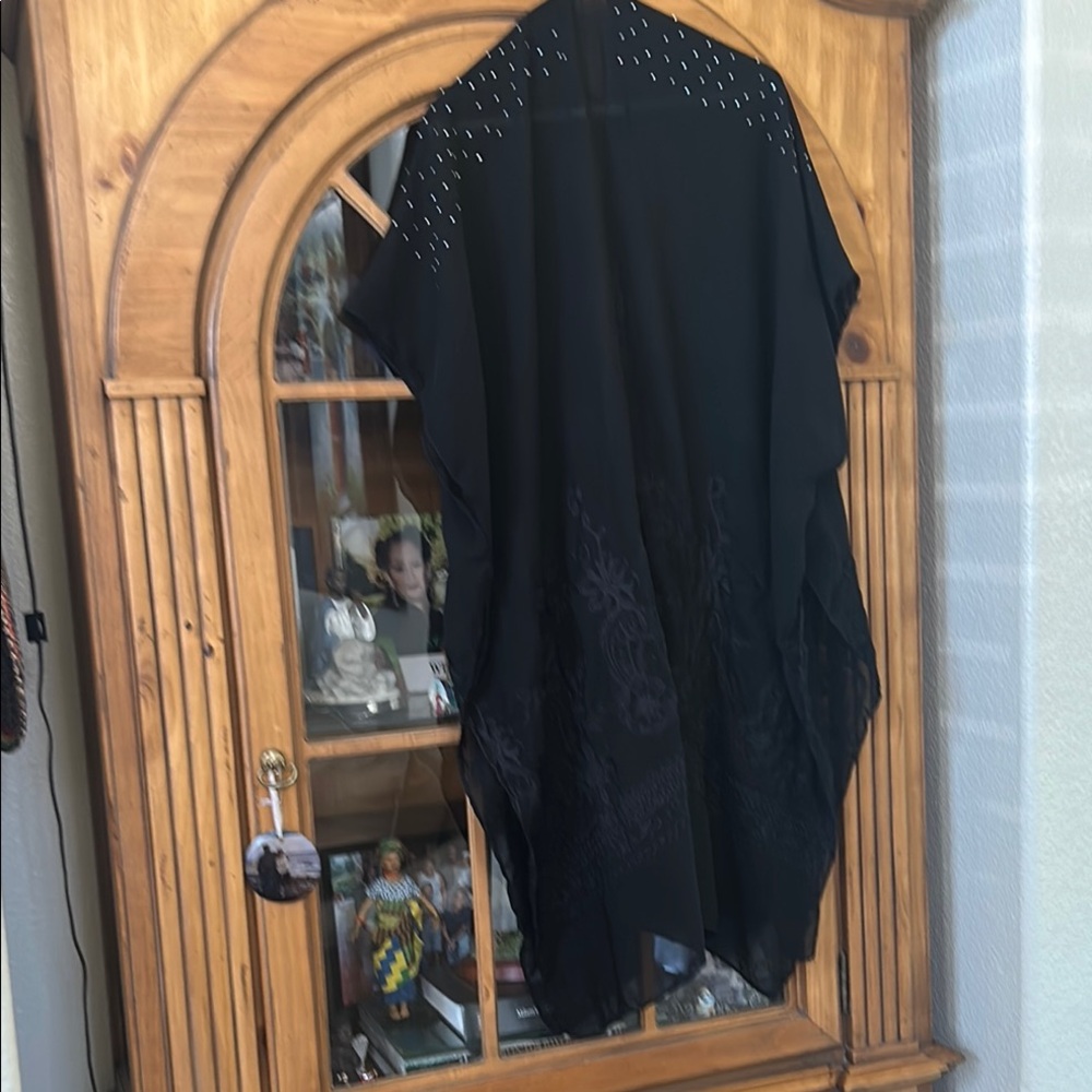 Silver studs and a beautiful laced backing Black Studded Shawl - Picture 3 of 14
